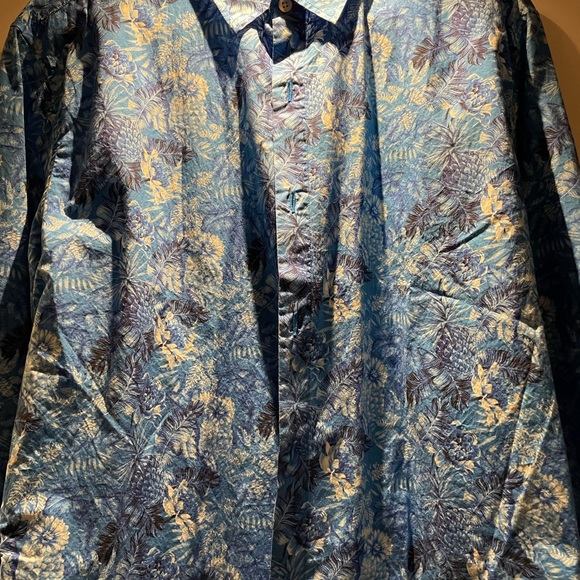 Bonobos mens gently worn button down.  Blue, navy, white floral design. - Picture 3 of 3